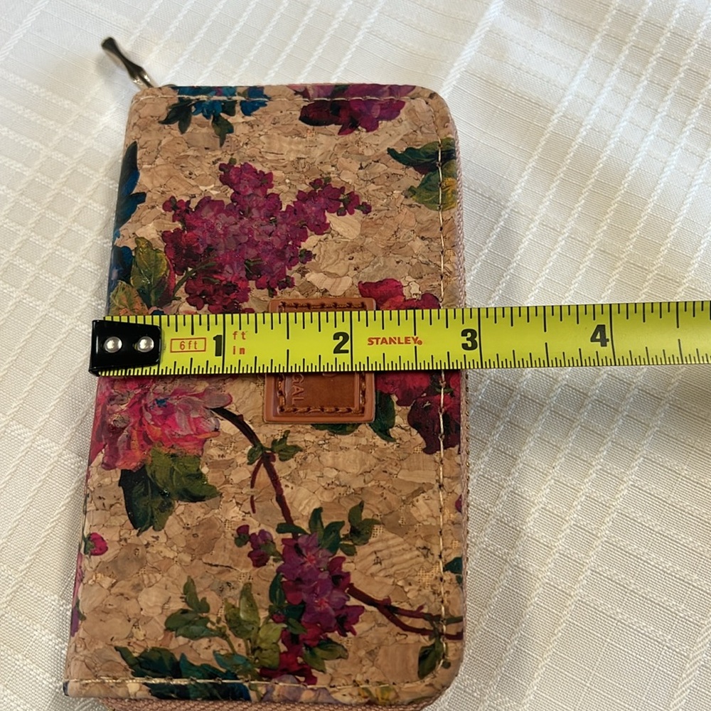 *NWOT* Mini Wallet - Picture 6 of 7